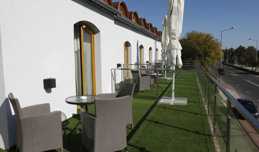 Hotel Laroba Alsrs - Augusztus 20. (min. 2 j)