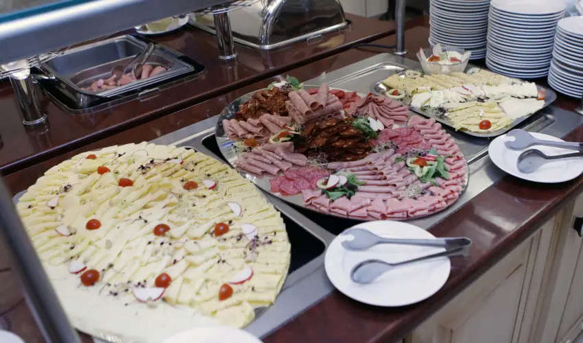 Hotel Laroba Alsrs - Augusztus 20. (min. 2 j)