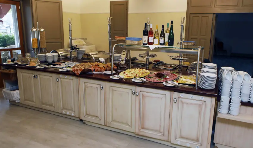 Hotel Laroba Alsrs - Augusztus 20. (min. 2 j)