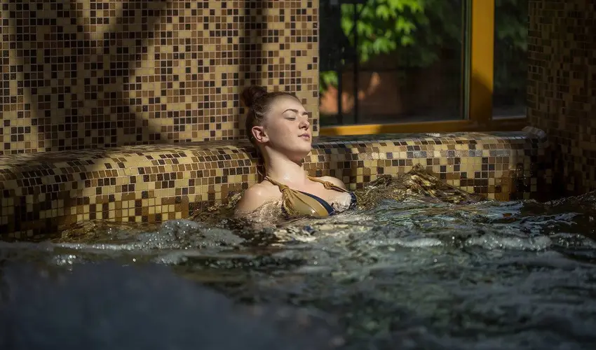 Hotel Laroba Alsrs - Augusztus 20. (min. 2 j)