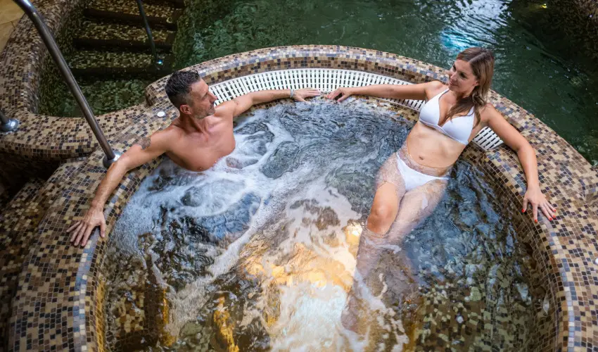 Hotel Laroba Als��rs - Augusztus 20. - teljes el�refizet�ssel (min. 2 �j)