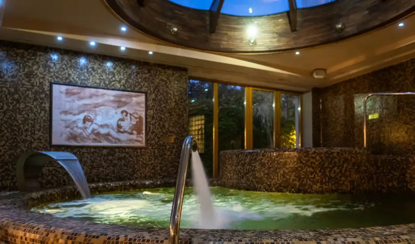 Hotel Laroba Als��rs - Augusztus 20. - teljes el�refizet�ssel (min. 2 �j)