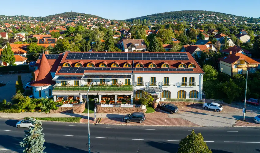 Hotel Laroba Als��rs - Augusztus 20. - teljes el�refizet�ssel (min. 2 �j)