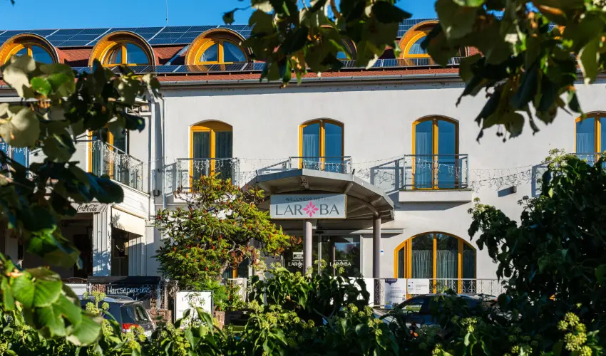 Hotel Laroba Als��rs - Augusztus 20. - teljes el�refizet�ssel (min. 2 �j)