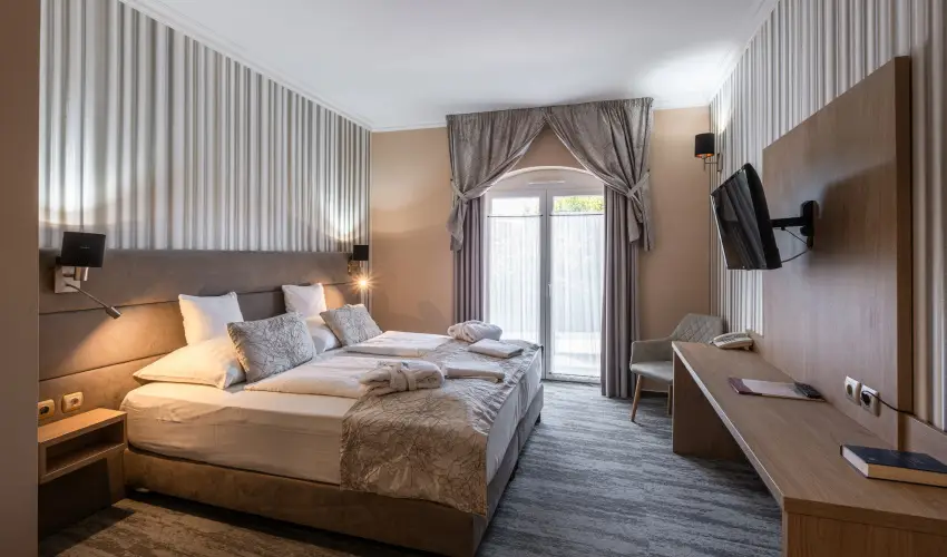 Hotel Laroba Als��rs - Augusztus 20. - teljes el�refizet�ssel (min. 2 �j)