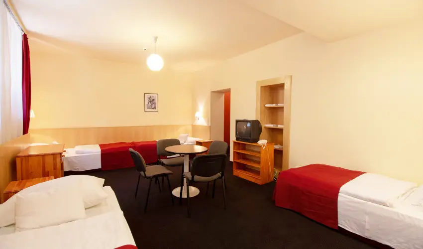 Laterum Hotel Pcs - Augusztus 20.