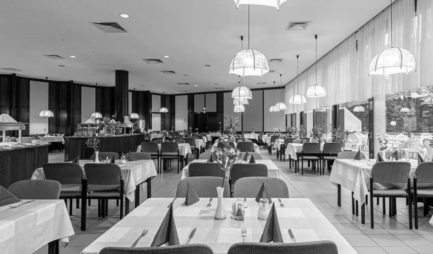 Hotel L�v�r Sopron - Augusztus 20. (min. 2 �j)