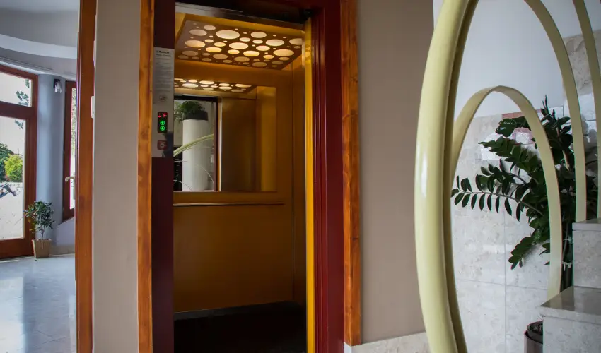 Sndor Hotel Pcs - Augusztus 20.