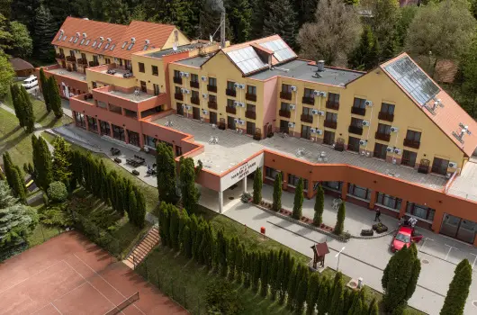 Hotel Nar�d - Augusztus 20. (min. 2 �j)