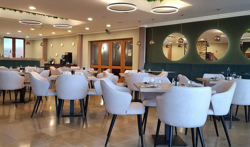 Hotel Nar�d M�traszentimre - Augusztus 20.