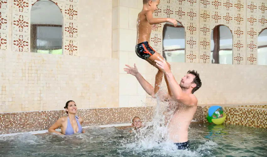 Hotel Nar�d M�traszentimre - Augusztus 20.