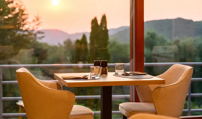 Hotel Nar�d M�traszentimre - Augusztus 20.