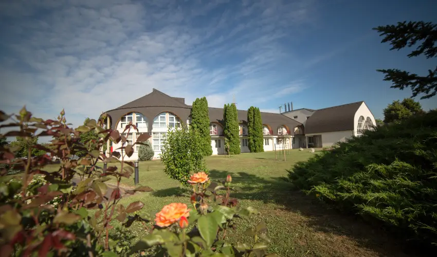 Hotel Ovit Keszthely - Szent Istv�n �nnepe v�rosn�z� dott�z�ssal (min. 3 �j)