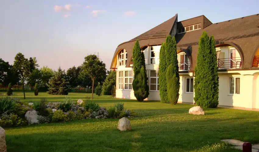 Hotel Ovit Keszthely - Szent Istv�n �nnepe v�rosn�z� dott�z�ssal (min. 3 �j)