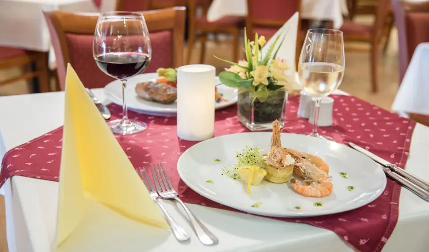 Palace Hotel  H�v�z - Augusztus 20.