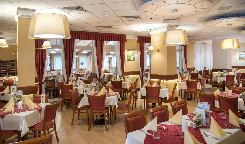 Palace Hotel  H�v�z - Augusztus 20.