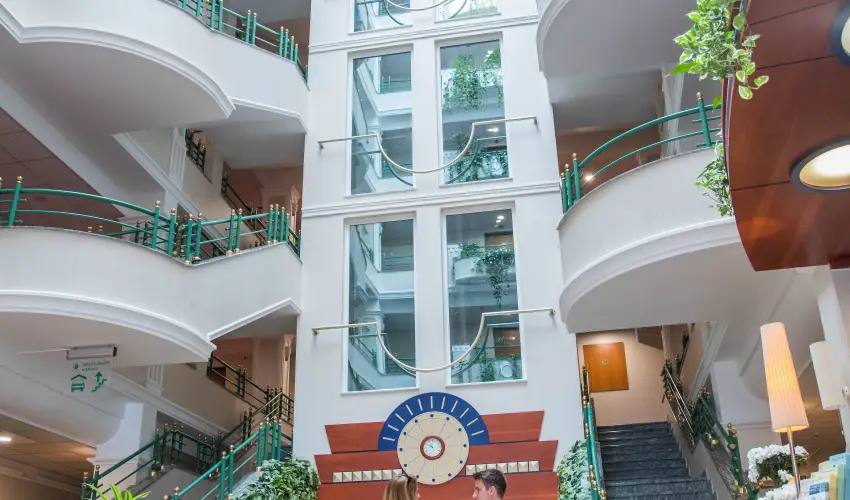 Palace Hotel  H�v�z - Augusztus 20.