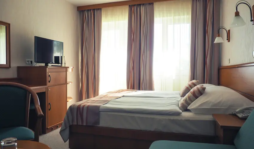 Hotel Panor�ma Balatongy�r�k Balatongy�r�k - Augusztus 20. (min. 2 �j)