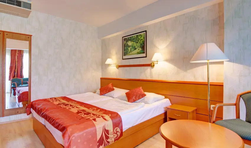 Hotel Panor�ma Balatongy�r�k Balatongy�r�k - Augusztus 20. (min. 2 �j)