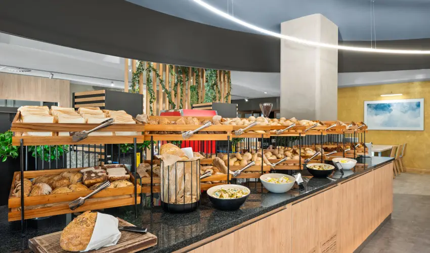 Park Inn by Radisson S�rv�r Resort & Spa S�rv�r - Ny�rz�r� �r�let!                                                                                                                                                                                                                                     
