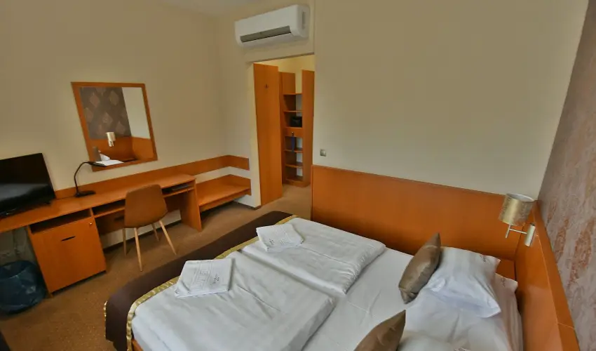 Hotel Plat�n Sz�kesfeh�rv�r Sz�kesfeh�rv�r - Augusztus 20.