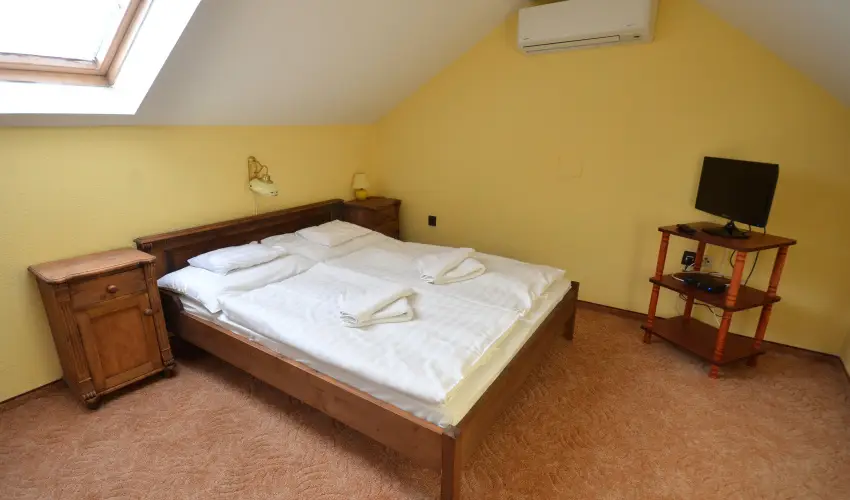 Rvsz Hotel, tterem & Rosa Spa Gyr - Augusztus 20.