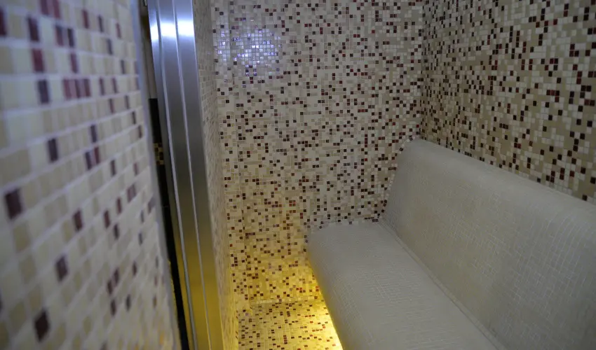 Rvsz Hotel, tterem & Rosa Spa Gyr - Augusztus 20.