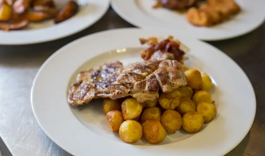 Rvsz Hotel, tterem & Rosa Spa Gyr - Augusztus 20.