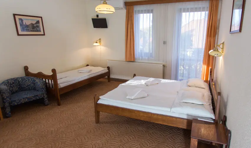 Rvsz Hotel, tterem & Rosa Spa Gyr - Augusztus 20.