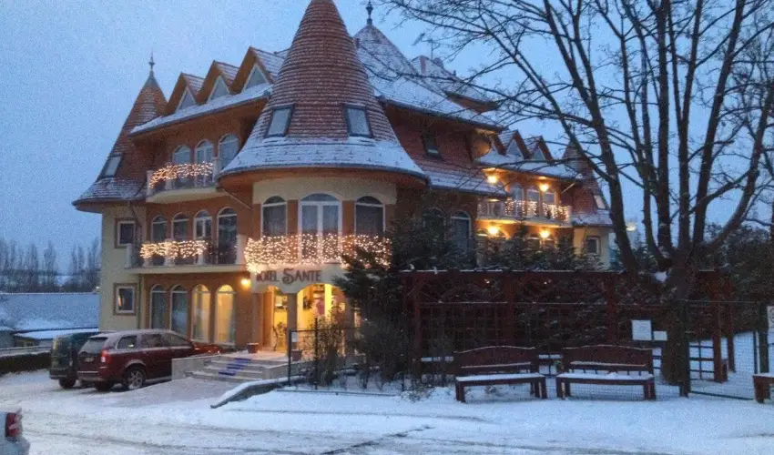 Sante Hvz Hvz - Augusztus 20. (min. 2 j)