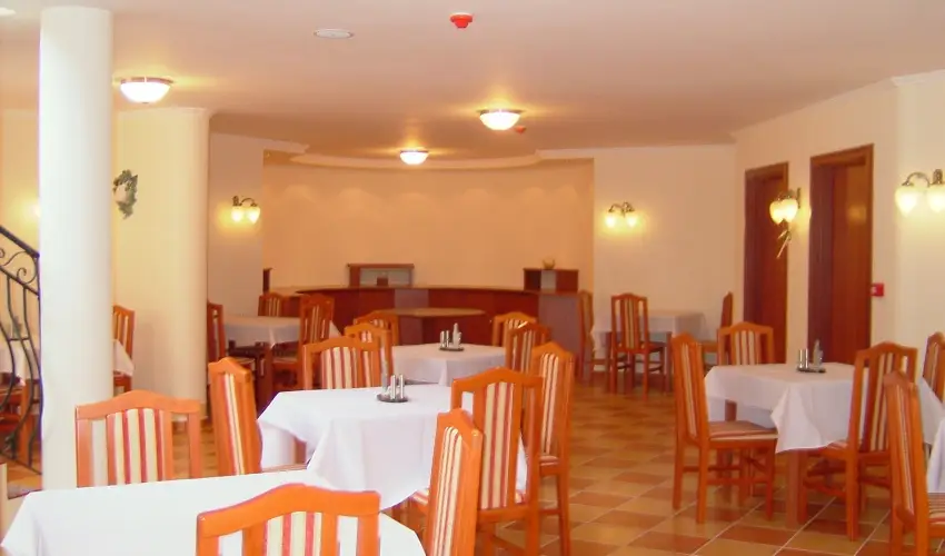 Sante Hvz Hvz - Augusztus 20. (min. 2 j)