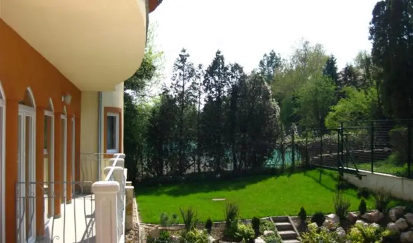 Sante Hvz Hvz - Augusztus 20. (min. 2 j)