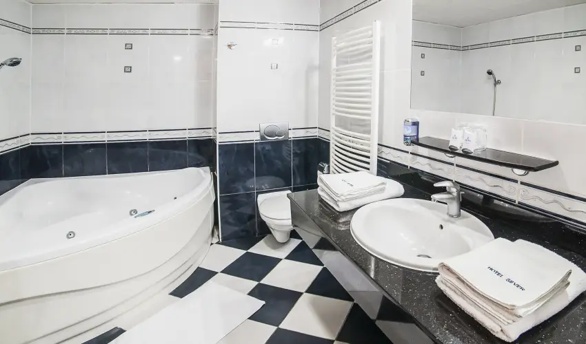 Silver Hotel Hajdszoboszl - Augusztus 20. (min. 3 j)