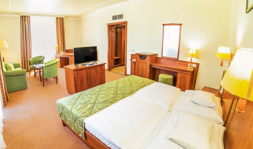 Silver Hotel Hajdszoboszl - Augusztus 20. (min. 3 j)