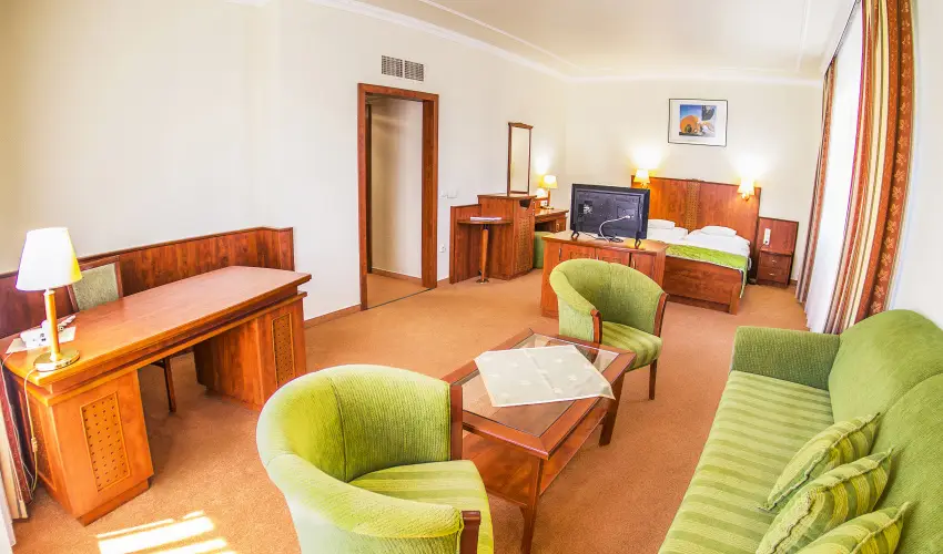 Silver Hotel Hajdszoboszl - Augusztus 20. (min. 3 j)