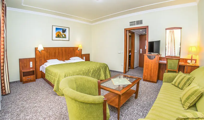 Silver Hotel Hajdszoboszl - Augusztus 20. (min. 3 j)