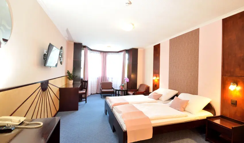 Hotel Solar Nagyat�d - Augusztus 20.