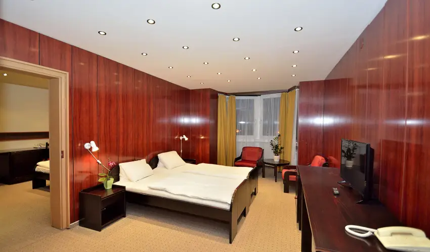 Hotel Solar Nagyat�d - Augusztus 20.