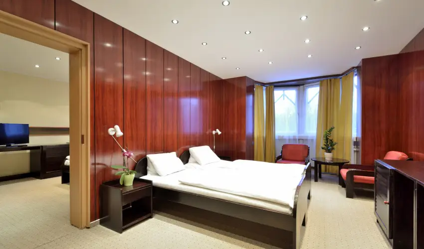 Hotel Solar Nagyat�d - Augusztus 20.