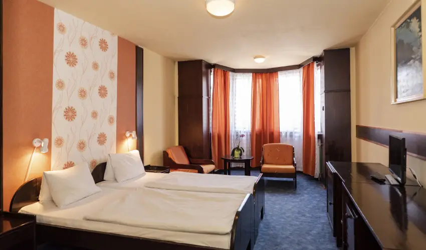 Hotel Solar Nagyat�d - Augusztus 20.