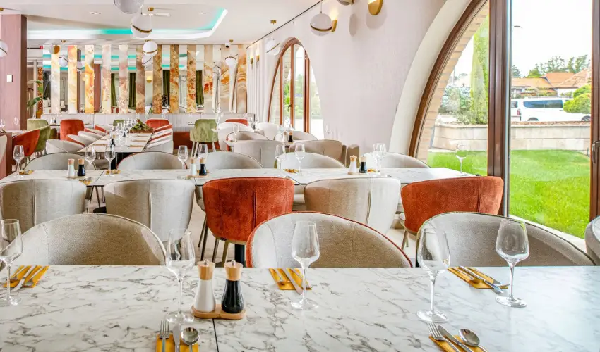 Hotel St�ci� Wellness & Konferencia Vecs�s - Augusztus 20. (min. 2 �j)