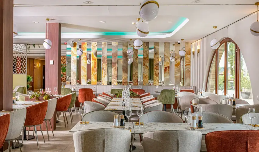 Hotel St�ci� Wellness & Konferencia Vecs�s - Augusztus 20. (min. 2 �j)