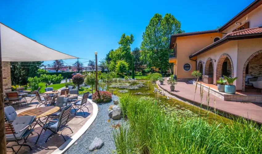 Hotel St�ci� Wellness & Konferencia Vecs�s - Augusztus 20. (min. 2 �j)