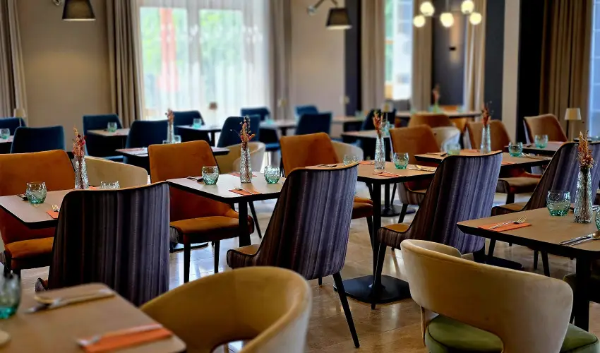 Hotel V�csecity Hern�dv�cse - Augusztus 20. (min. 2 �j)