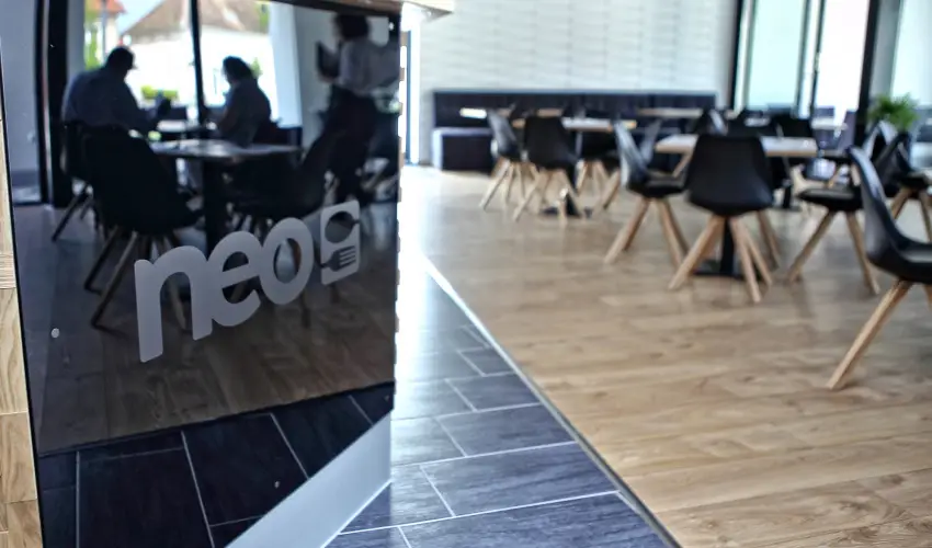 Hotel Vikt�ria S�rv�r - Augusztus 20. (min. 2 �j)