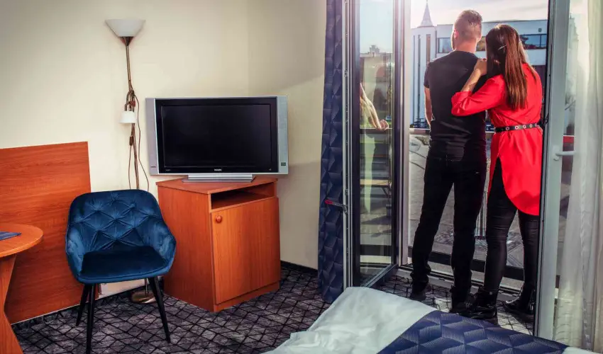 Hotel Vikt�ria S�rv�r - Augusztus 20. (min. 2 �j)