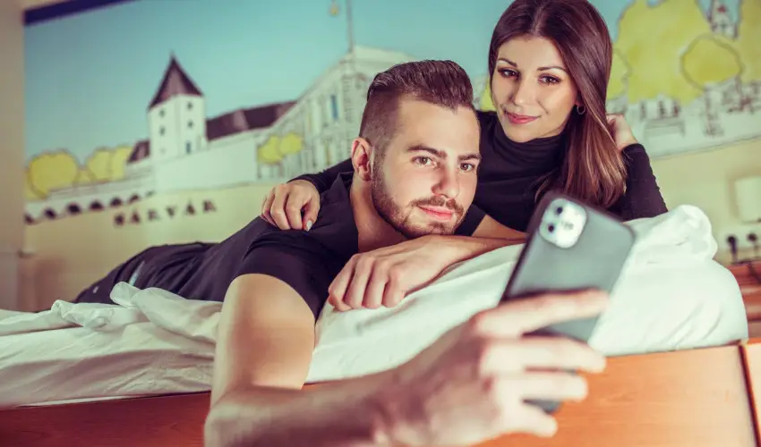 Hotel Vikt�ria S�rv�r - Augusztus 20. (min. 2 �j)