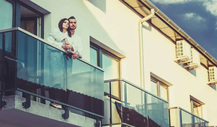 Hotel Vikt�ria S�rv�r - Augusztus 20. (min. 2 �j)