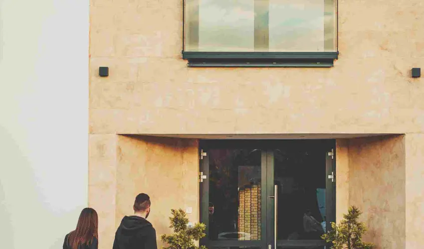 Hotel Vikt�ria S�rv�r - Augusztus 20. (min. 2 �j)