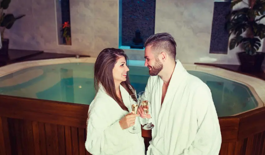 Hotel Vikt�ria S�rv�r - Augusztus 20. (min. 2 �j)